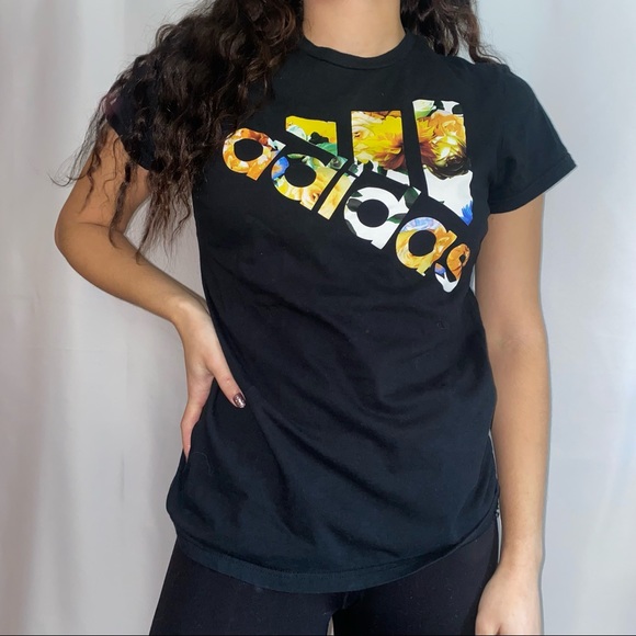 adidas Tops - adidas black short sleeve